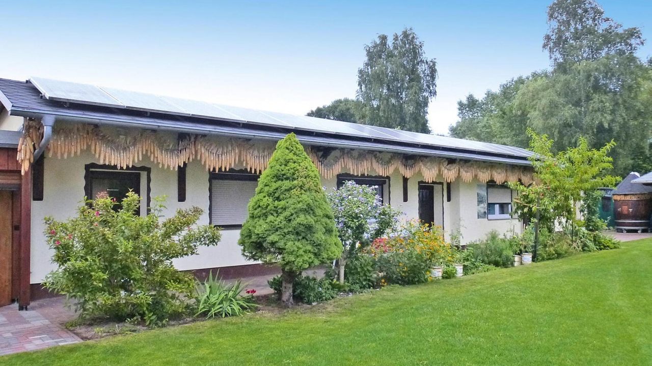 ExteriorSummer ExteriorSummer